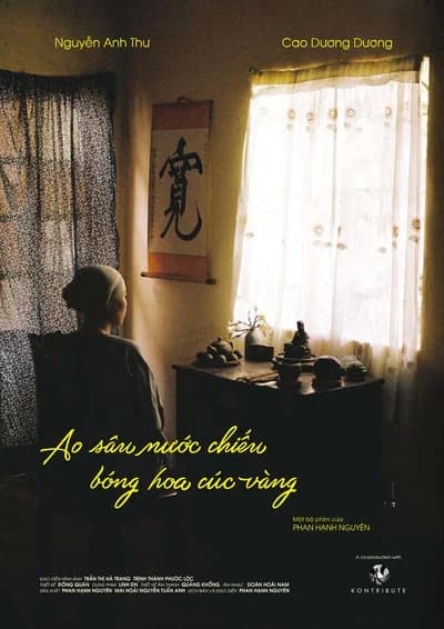 Ao Sâu Nước Chiếu Bóng Hoa Cúc Vàng